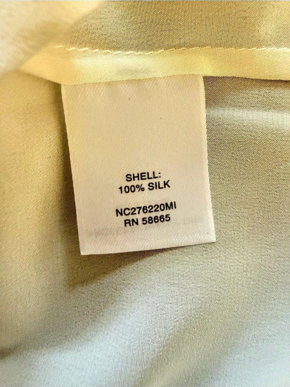 Nordstrom Collection 100% Silk Button Down Shirt in Off White Cream Size Medium - Picture 4 of 6